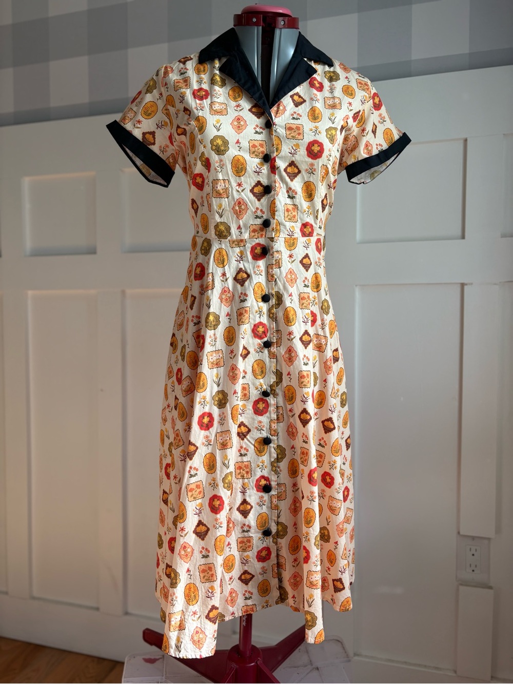 Unique Vintage Cream Midi Dress with Black Collar Pinup Large